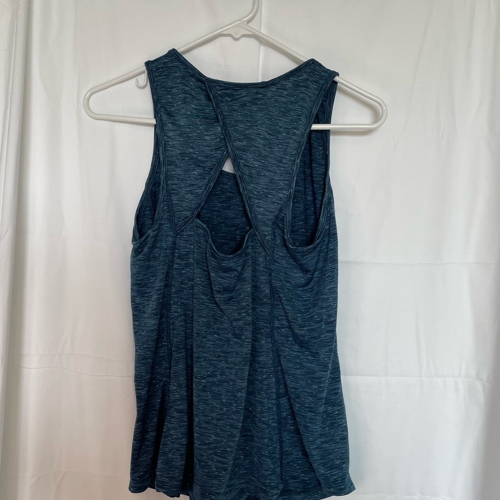 Old Navy/ Active Go-Dry sleeveless workout top - Picture 6 of 6